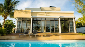 Отель Villa Angelou - Sunlit Beach Getaway with Pool and WIFI  Бель Мар